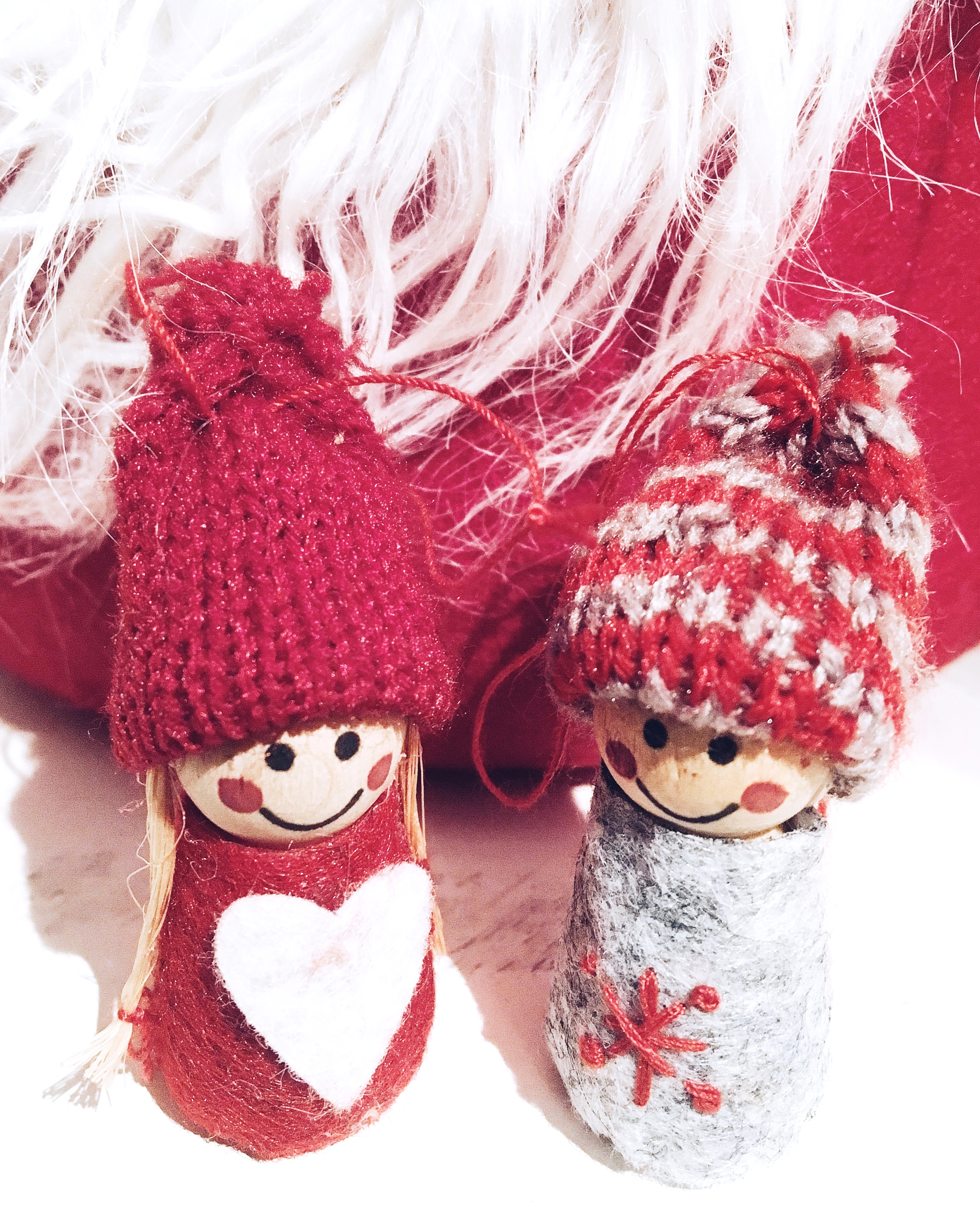 christmas-decorations-couple