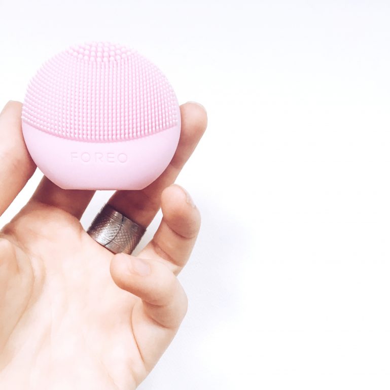 foreo-luna-foreo-face-cleanser-3