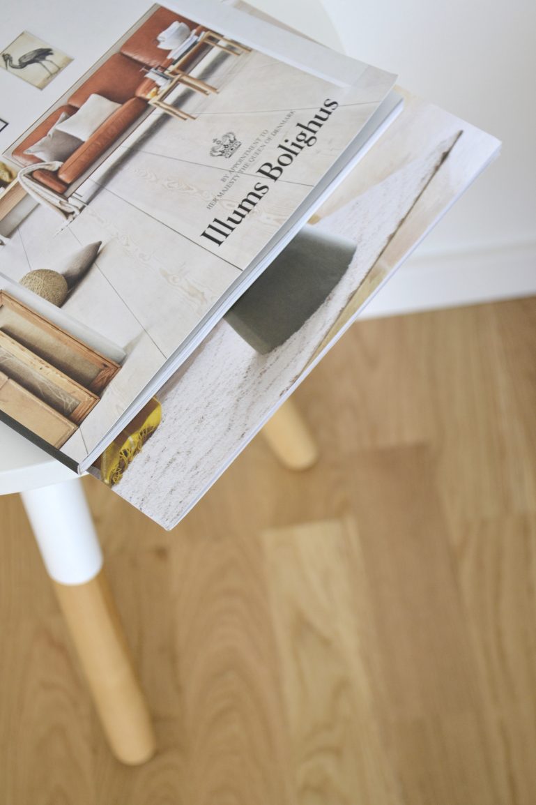 tabouret table de chevet magasines decoration