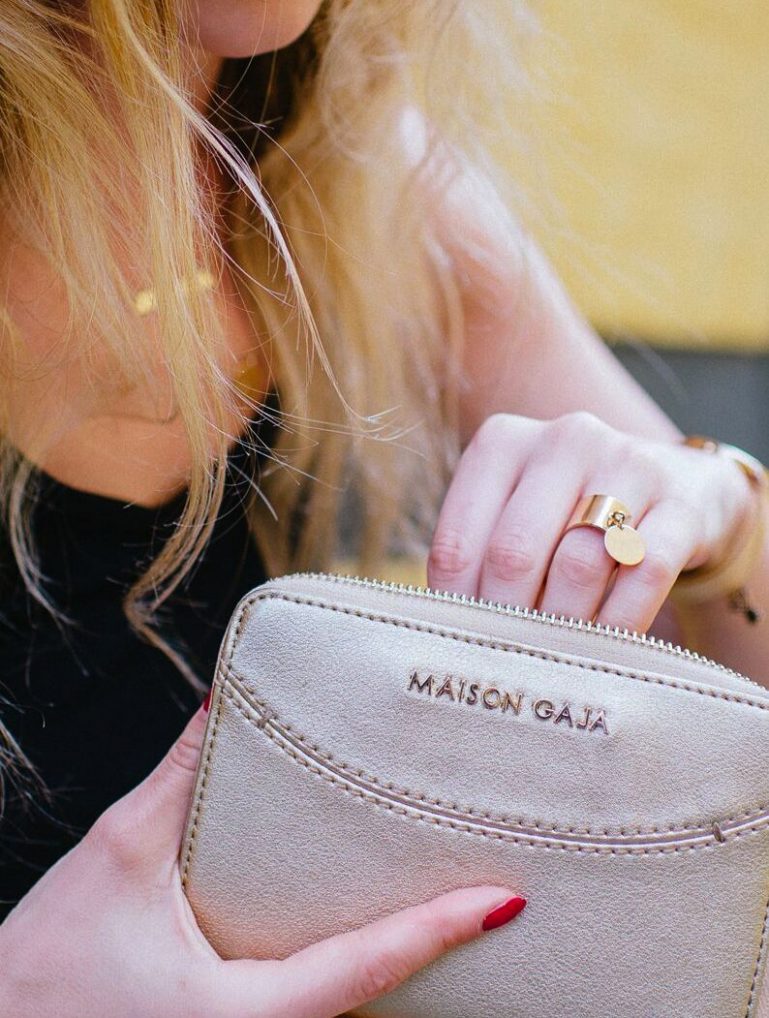 maison gaja pochette champagne