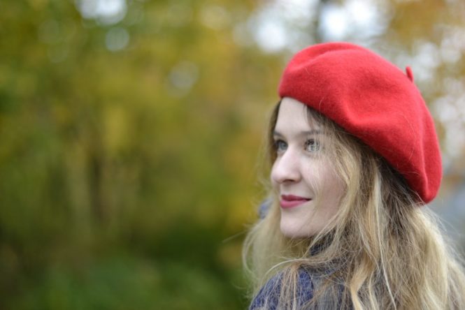 portrait femme béret